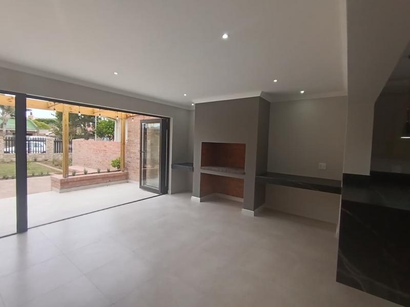 3 Bedroom Property for Sale in Hartenbos Central Western Cape